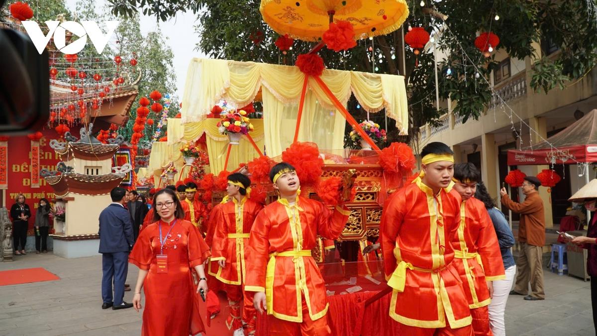 ĐỀN HÙNG – ĐỀN MẪU ÂU CƠ